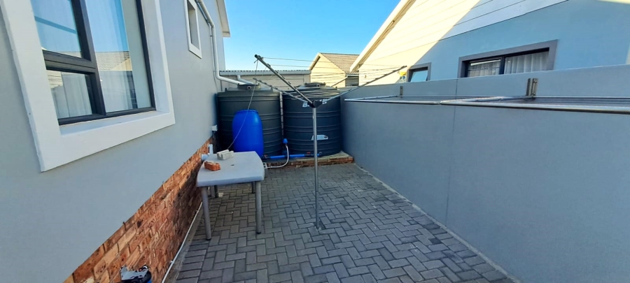 2 Bedroom Property for Sale in Fountains Estate Eastern Cape